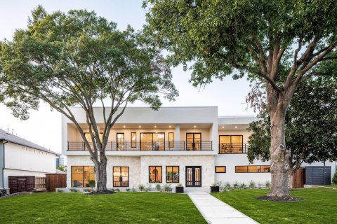 5525 Charlestown Drive